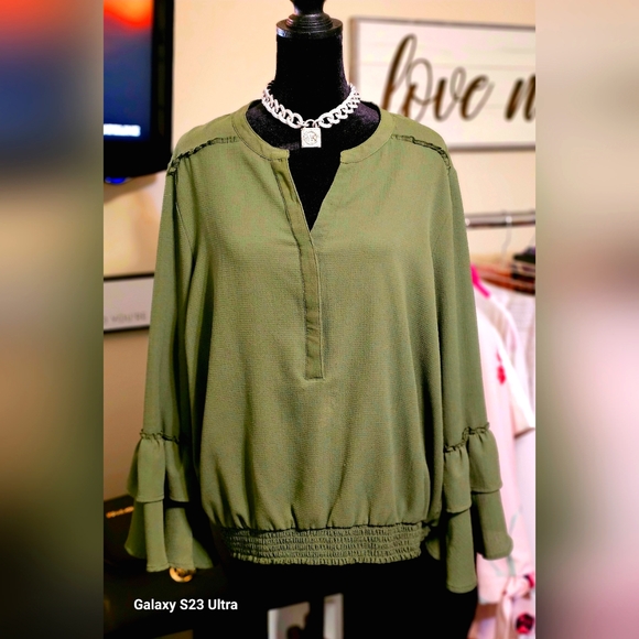 New Direction Blouse - Picture 7 of 10